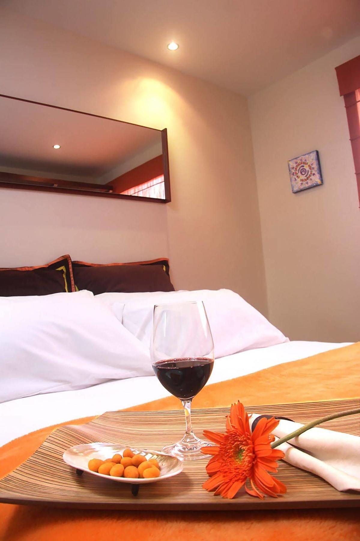 6 Suites Hotel โบโกตา ภายนอก รูปภาพ