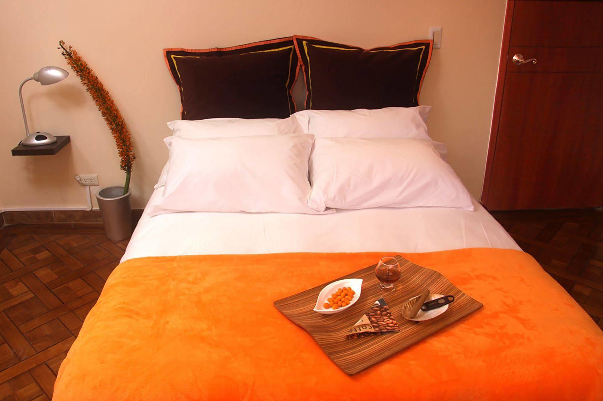 6 Suites Hotel โบโกตา ภายนอก รูปภาพ